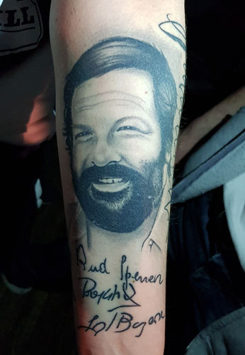 Bud Spencer Tattoo auf Unterarm mit Autogramm